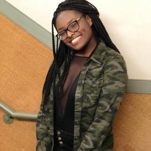 Meet your Posher, Kira